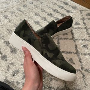 Steve Madden camouflage slip on shoes